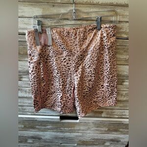 🐆✨ NWT Crane Pink Gold Metallic Leopard Bike Shorts L 30x7 Activewear
